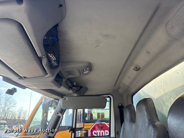 image for item YA1485 2015 International 4300 box truck