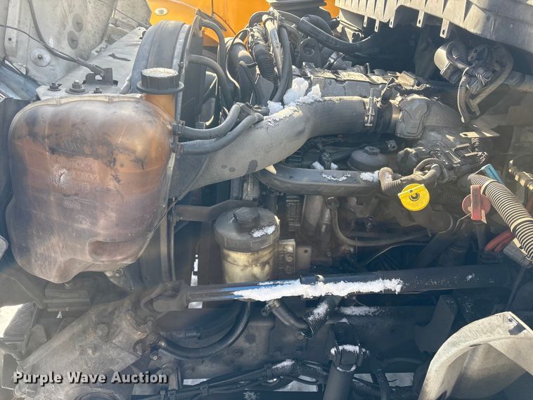 image for item YA1485 2015 International 4300 box truck