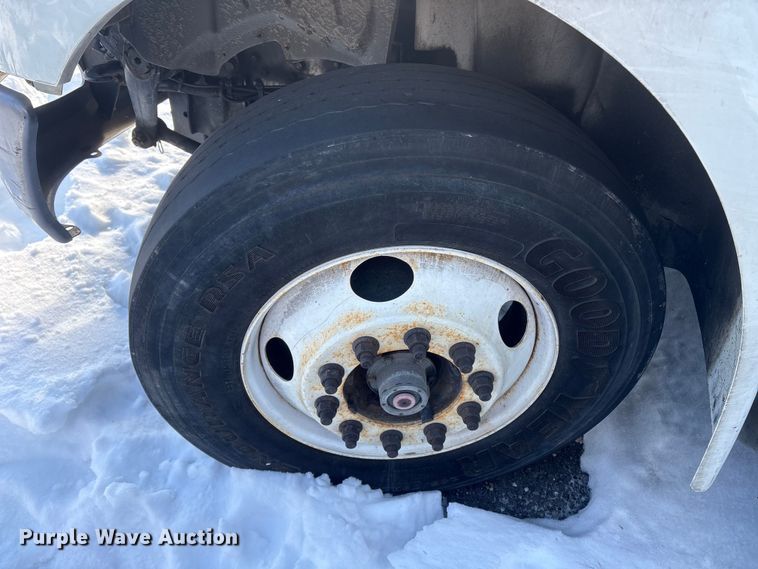 image for item YA1485 2015 International 4300 box truck