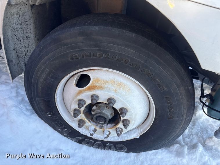 image for item YA1485 2015 International 4300 box truck