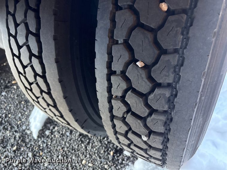 image for item YA1485 2015 International 4300 box truck