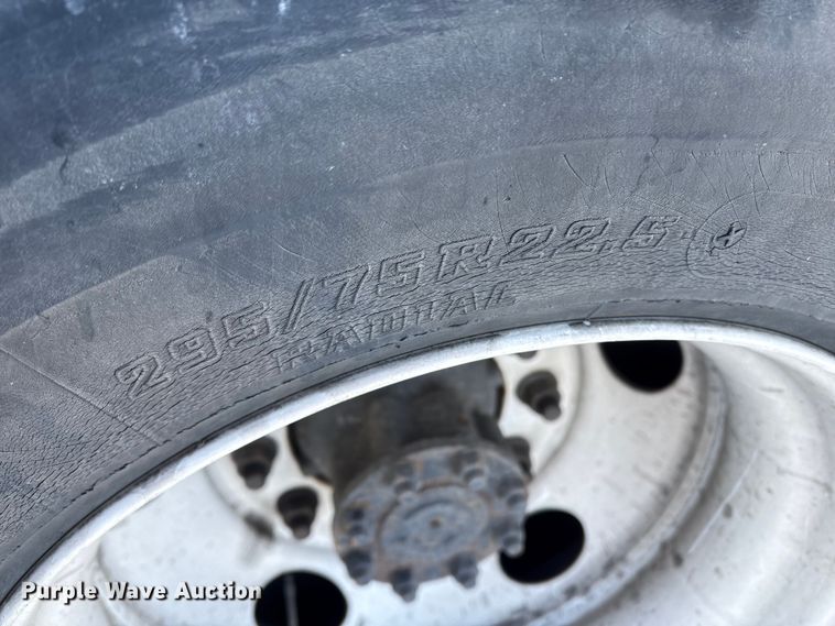 image for item YA1485 2015 International 4300 box truck