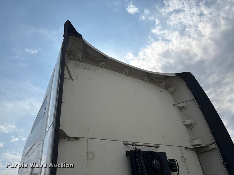 image for item YA1541 2017 Kenworth T680 semi truck