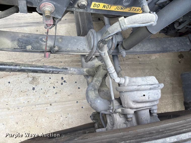 image for item YA1541 2017 Kenworth T680 semi truck