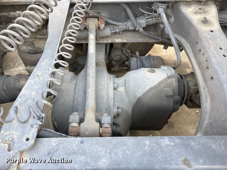 image for item YA1541 2017 Kenworth T680 semi truck