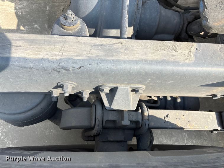 image for item YA1541 2017 Kenworth T680 semi truck