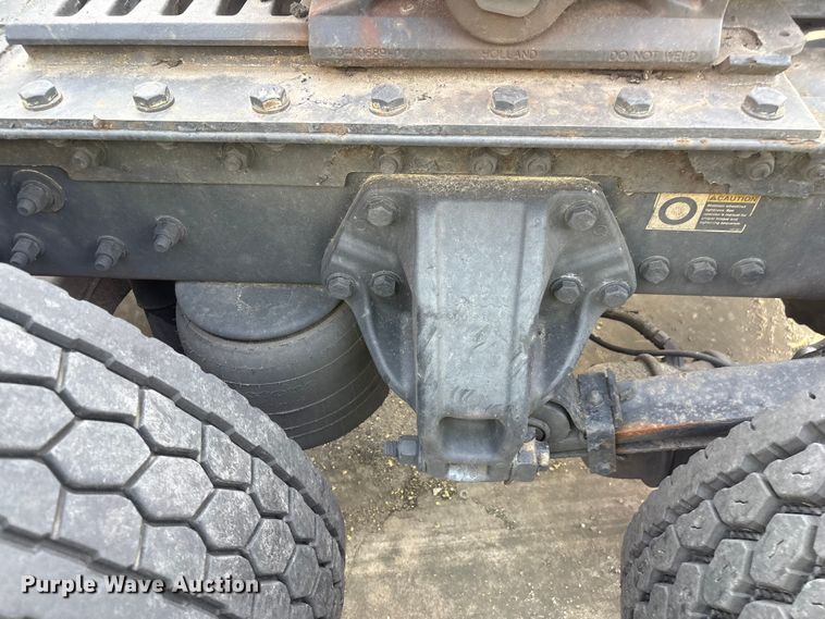 image for item YA1541 2017 Kenworth T680 semi truck