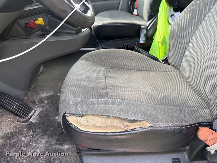 image for item YA1541 2017 Kenworth T680 semi truck