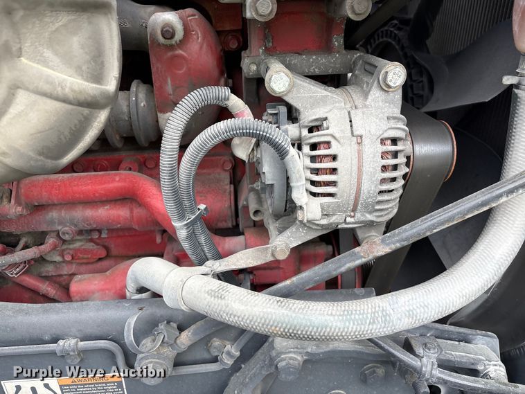 image for item YA1541 2017 Kenworth T680 semi truck