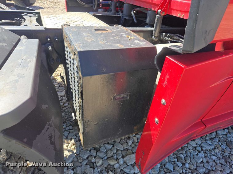 image for item YA1696 2020 Freightliner Cascadia semi truck