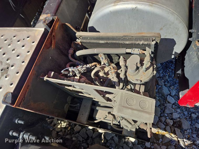 image for item YA1696 2020 Freightliner Cascadia semi truck