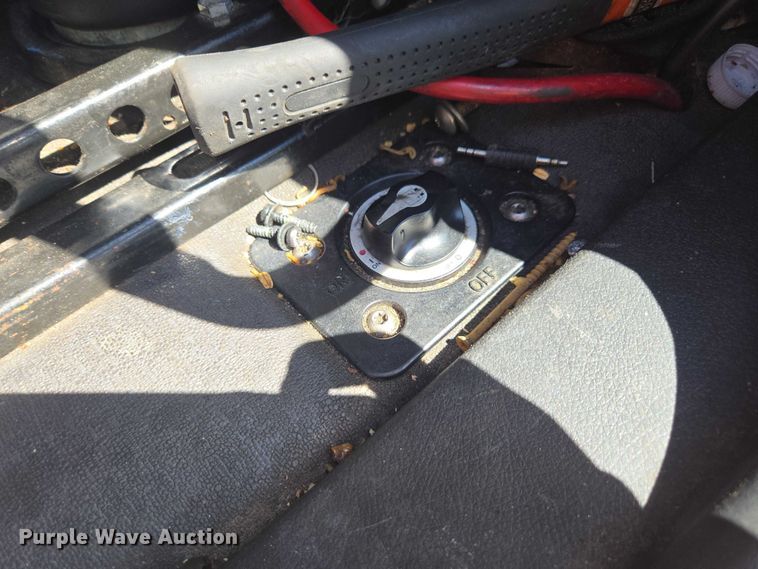 image for item YA1696 2020 Freightliner Cascadia semi truck