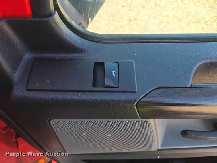 image for item YA1696 2020 Freightliner Cascadia semi truck