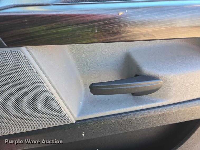 image for item YA1696 2020 Freightliner Cascadia semi truck