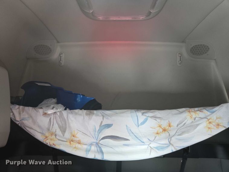 image for item YA1696 2020 Freightliner Cascadia semi truck