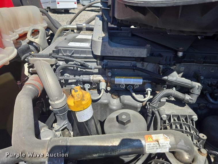 image for item YA1696 2020 Freightliner Cascadia semi truck