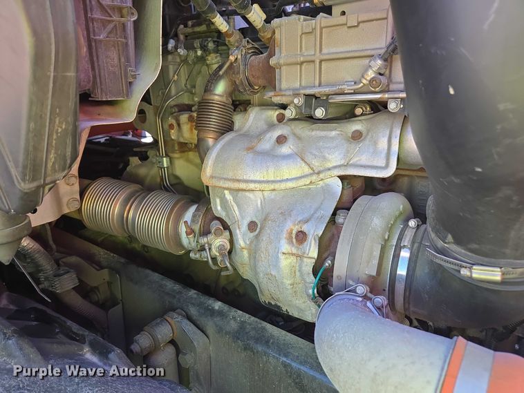 image for item YA1696 2020 Freightliner Cascadia semi truck