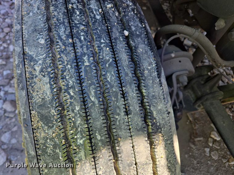 image for item YA1696 2020 Freightliner Cascadia semi truck