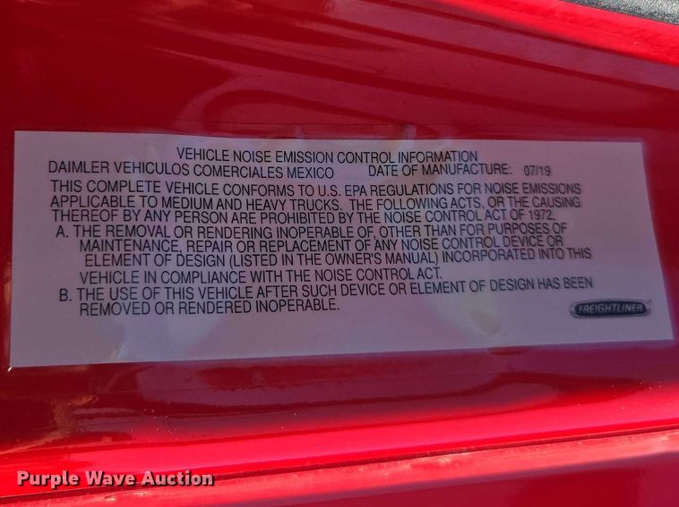 image for item YA1696 2020 Freightliner Cascadia semi truck