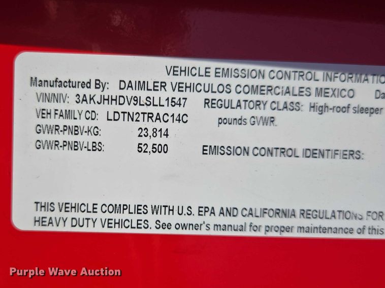 image for item YA1696 2020 Freightliner Cascadia semi truck