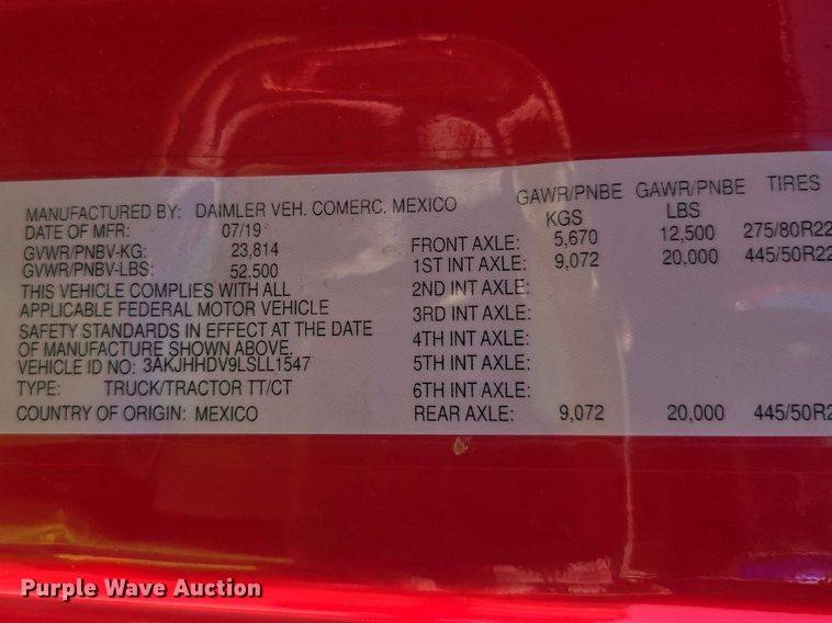 image for item YA1696 2020 Freightliner Cascadia semi truck