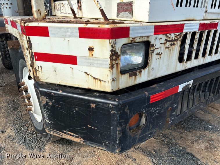 image for item YA1704 2006 Ottawa 30 yard truck