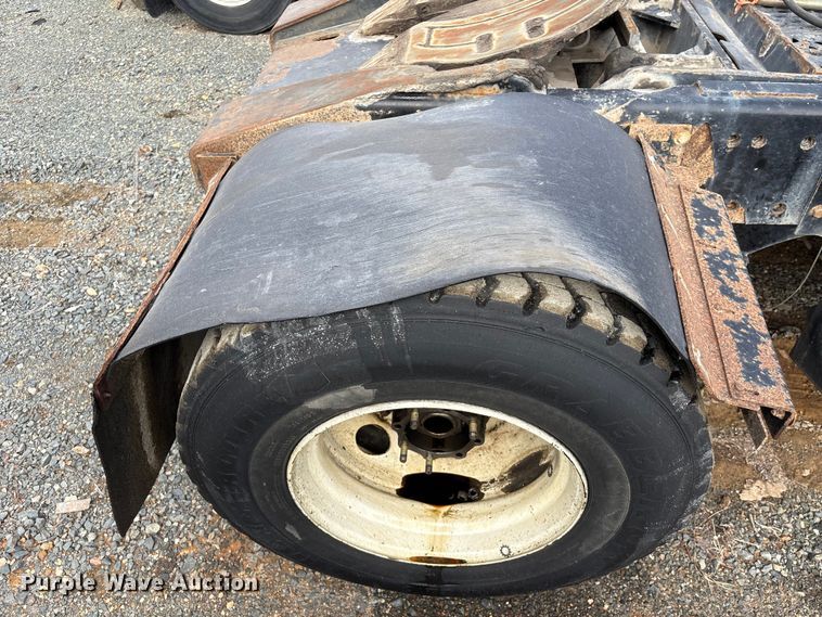 image for item YA1704 2006 Ottawa 30 yard truck