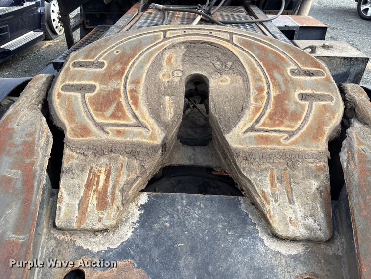 image for item YA1704 2006 Ottawa 30 yard truck