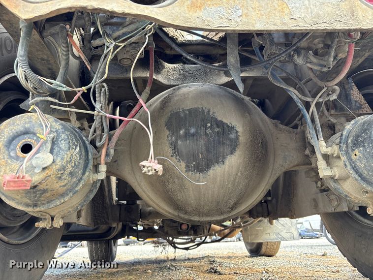 image for item YA1704 2006 Ottawa 30 yard truck