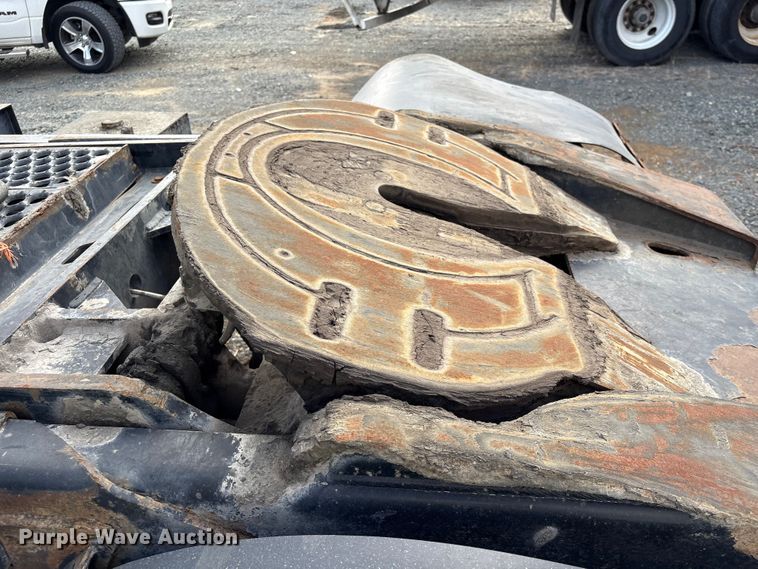 image for item YA1704 2006 Ottawa 30 yard truck