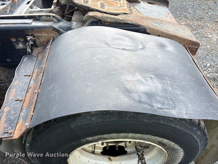 image for item YA1704 2006 Ottawa 30 yard truck