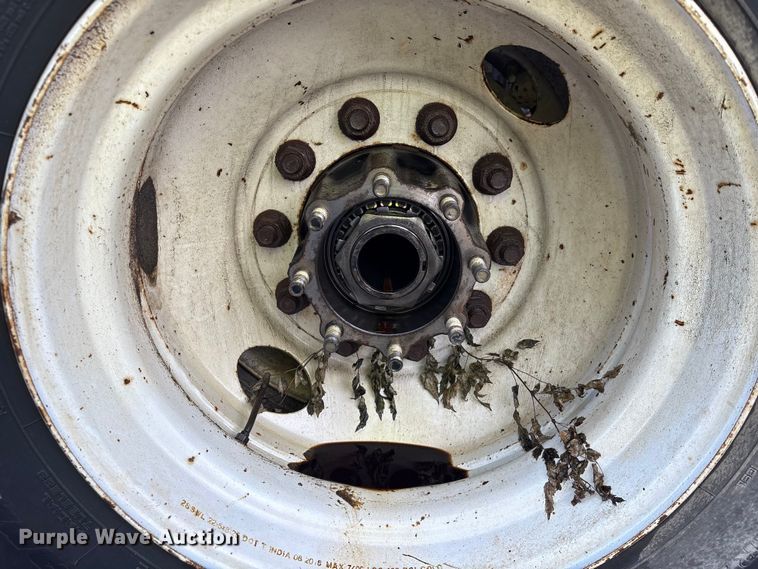 image for item YA1704 2006 Ottawa 30 yard truck