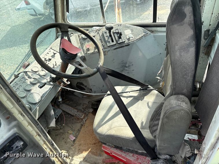 image for item YA1704 2006 Ottawa 30 yard truck