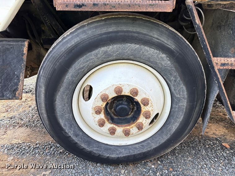 image for item YA1704 2006 Ottawa 30 yard truck