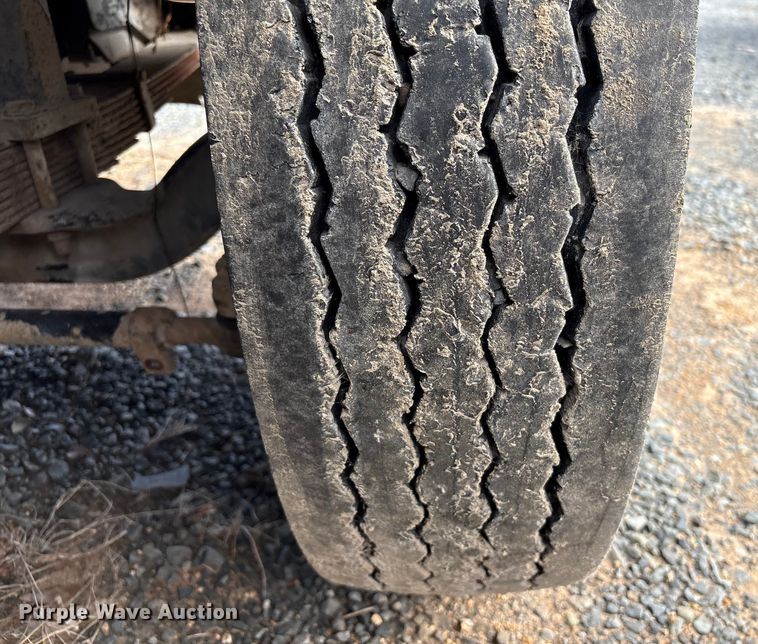 image for item YA1704 2006 Ottawa 30 yard truck