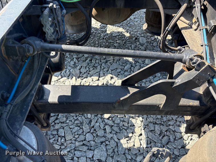 image for item YA1719 2019 Freightliner Cascadia semi truck