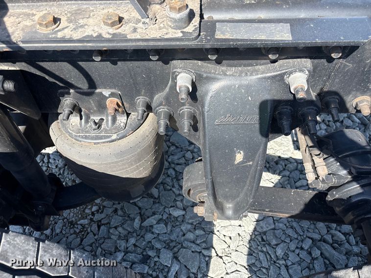 image for item YA1719 2019 Freightliner Cascadia semi truck