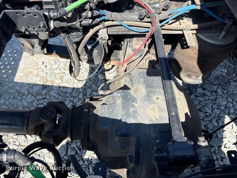 image for item YA1719 2019 Freightliner Cascadia semi truck