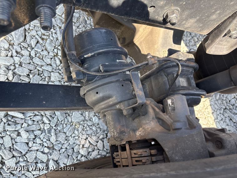 image for item YA1719 2019 Freightliner Cascadia semi truck