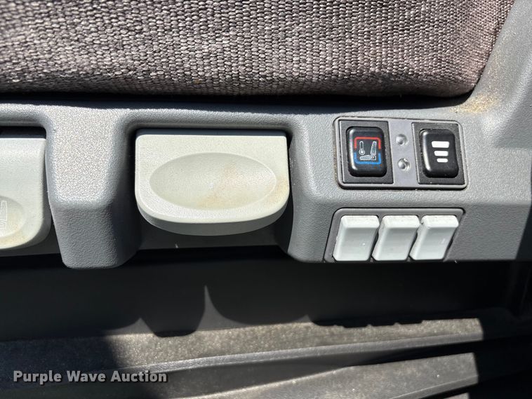 image for item YA1719 2019 Freightliner Cascadia semi truck