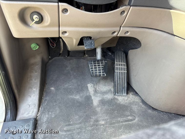 image for item YA1719 2019 Freightliner Cascadia semi truck