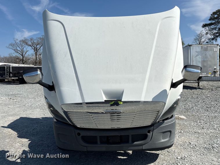 image for item YA1719 2019 Freightliner Cascadia semi truck