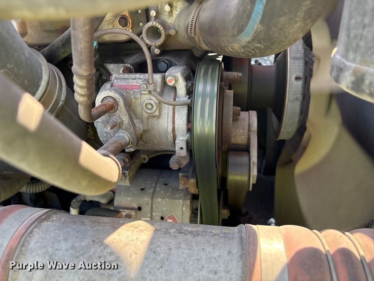 image for item YA1719 2019 Freightliner Cascadia semi truck