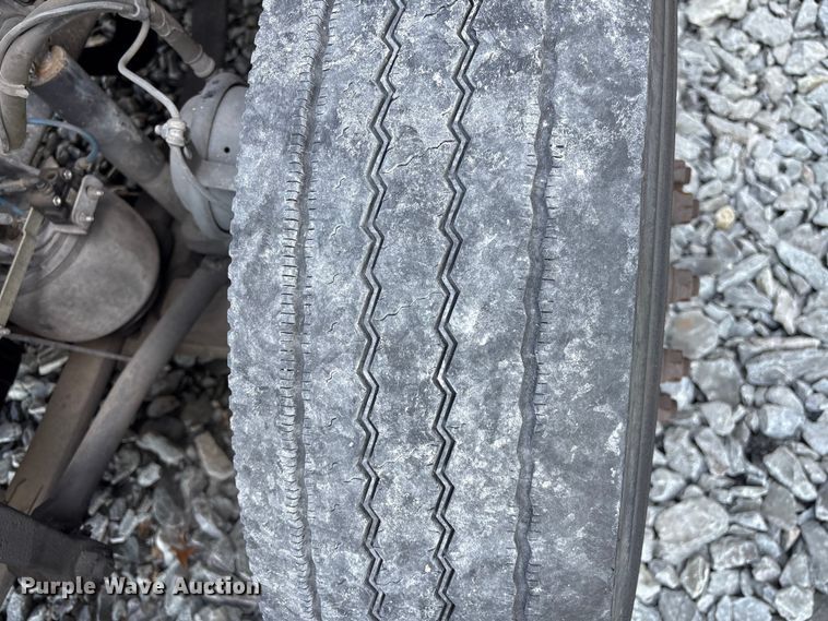 image for item YA1719 2019 Freightliner Cascadia semi truck