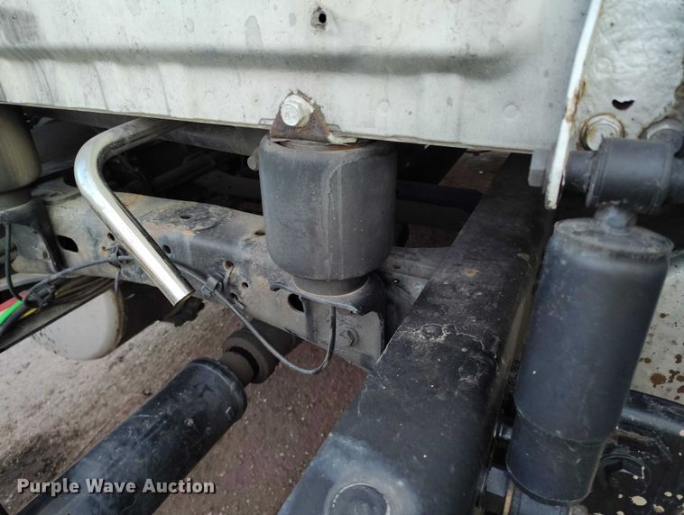 image for item YA1745 2016 Freightliner Cascadia semi truck