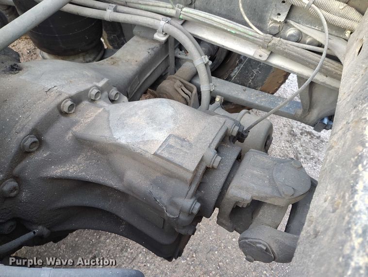 image for item YA1745 2016 Freightliner Cascadia semi truck