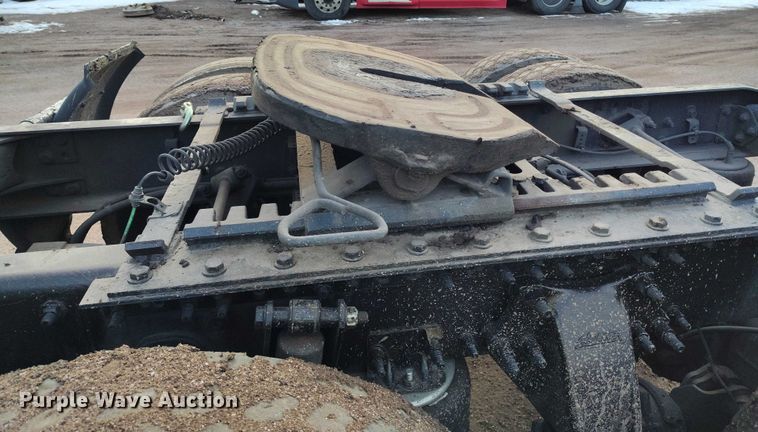 image for item YA1745 2016 Freightliner Cascadia semi truck