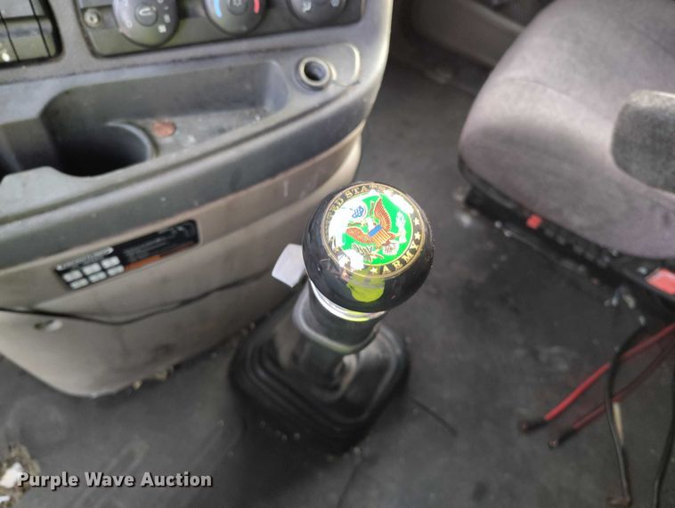 image for item YA1745 2016 Freightliner Cascadia semi truck