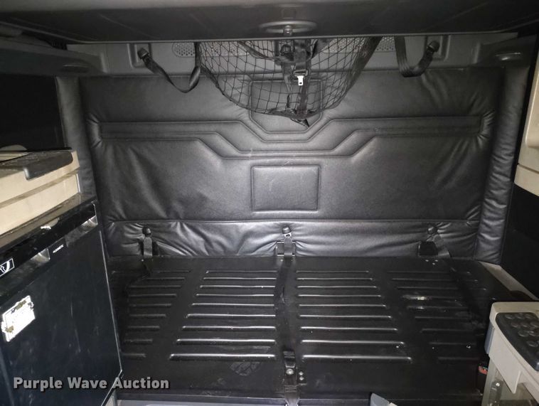 image for item YA1745 2016 Freightliner Cascadia semi truck