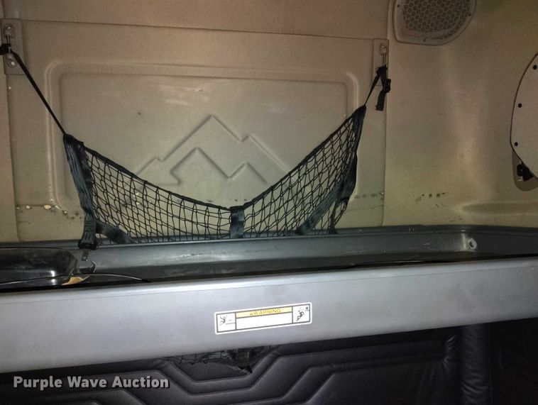 image for item YA1745 2016 Freightliner Cascadia semi truck